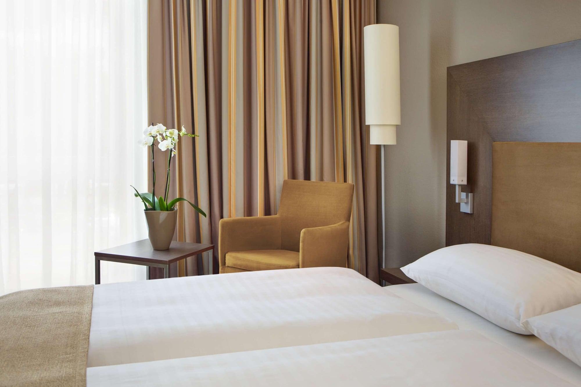 Intercityhotel Дармштадт Номер фото